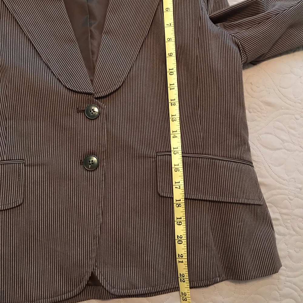 Vintage H&M brown & white pinstripe blazer - Picture 4 of 8